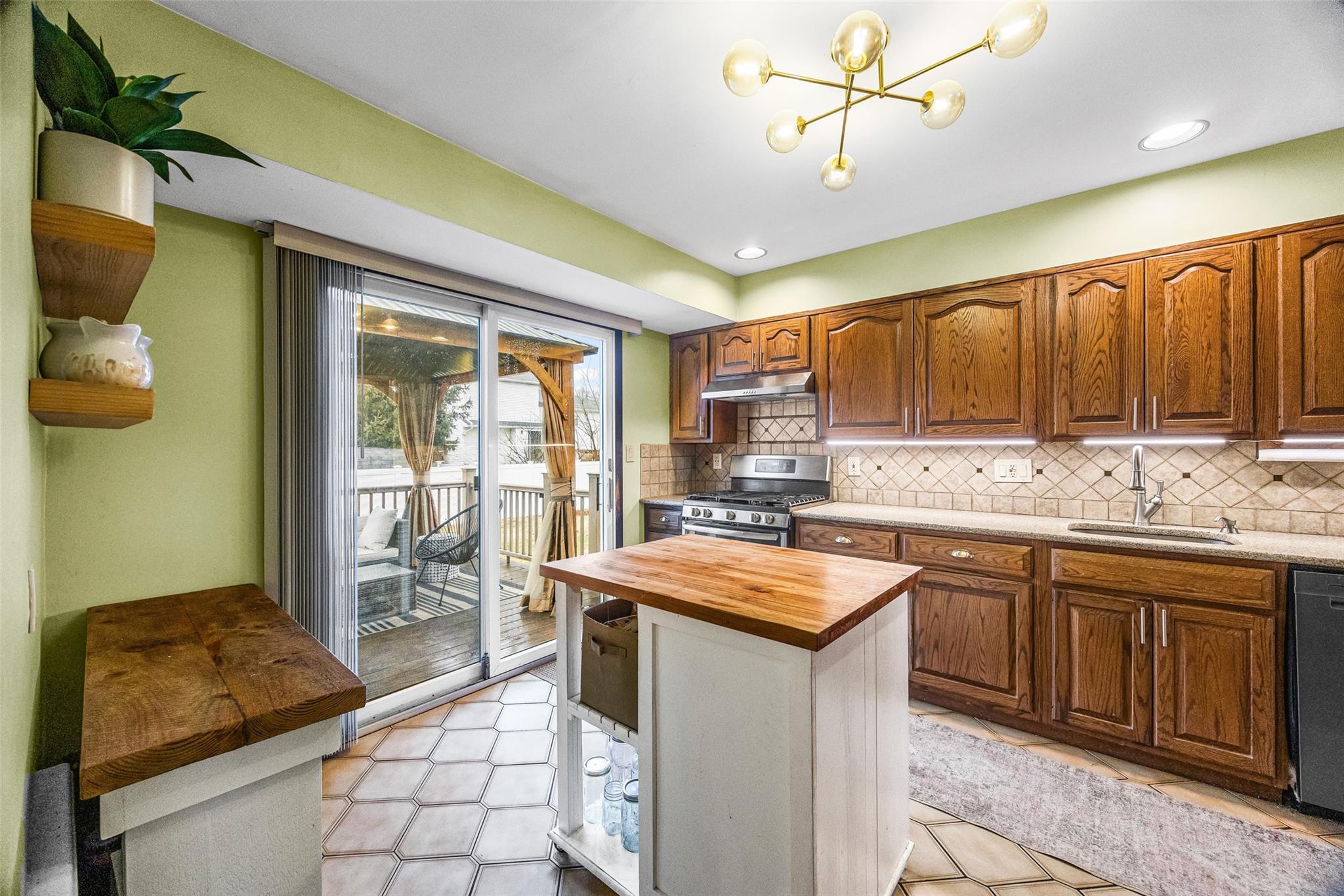 521 E Benjamin Road, North Babylon, Florida image 19