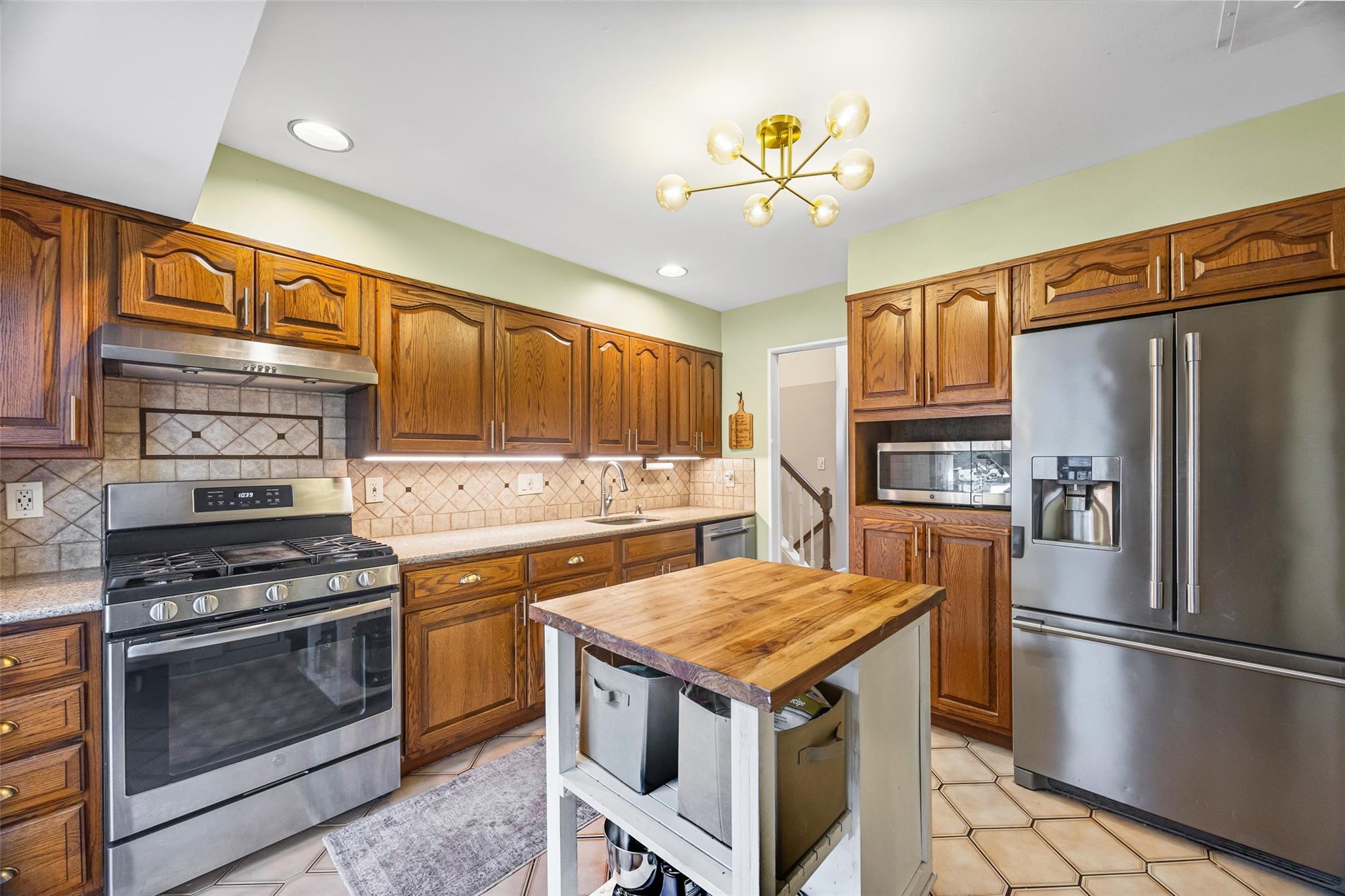 521 E Benjamin Road, North Babylon, Florida image 22