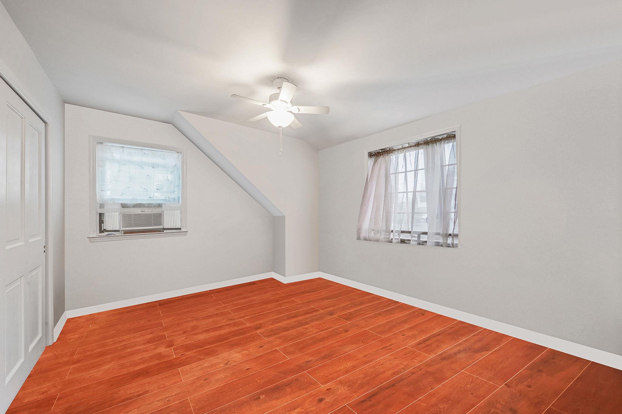 19 Hillside Avenue, North Port, New York image 20