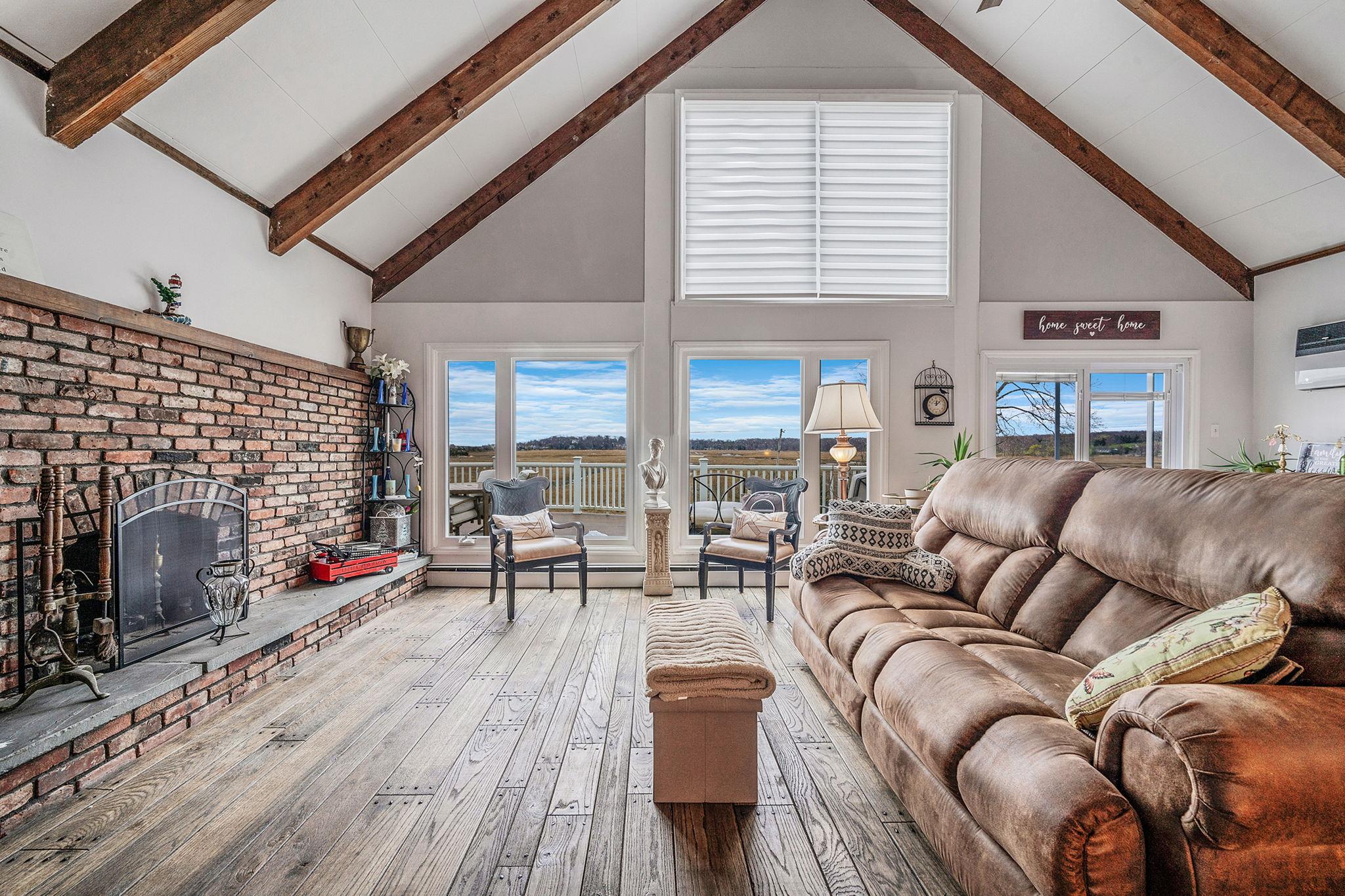 19 Hillside Avenue, North Port, New York image 6