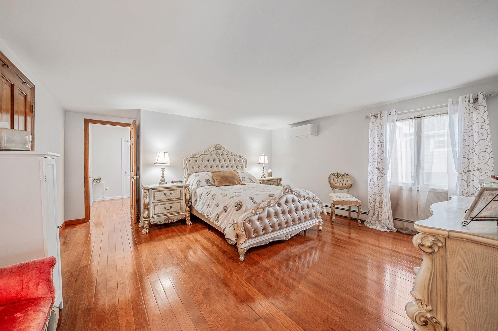 19 Hillside Avenue, North Port, New York image 14