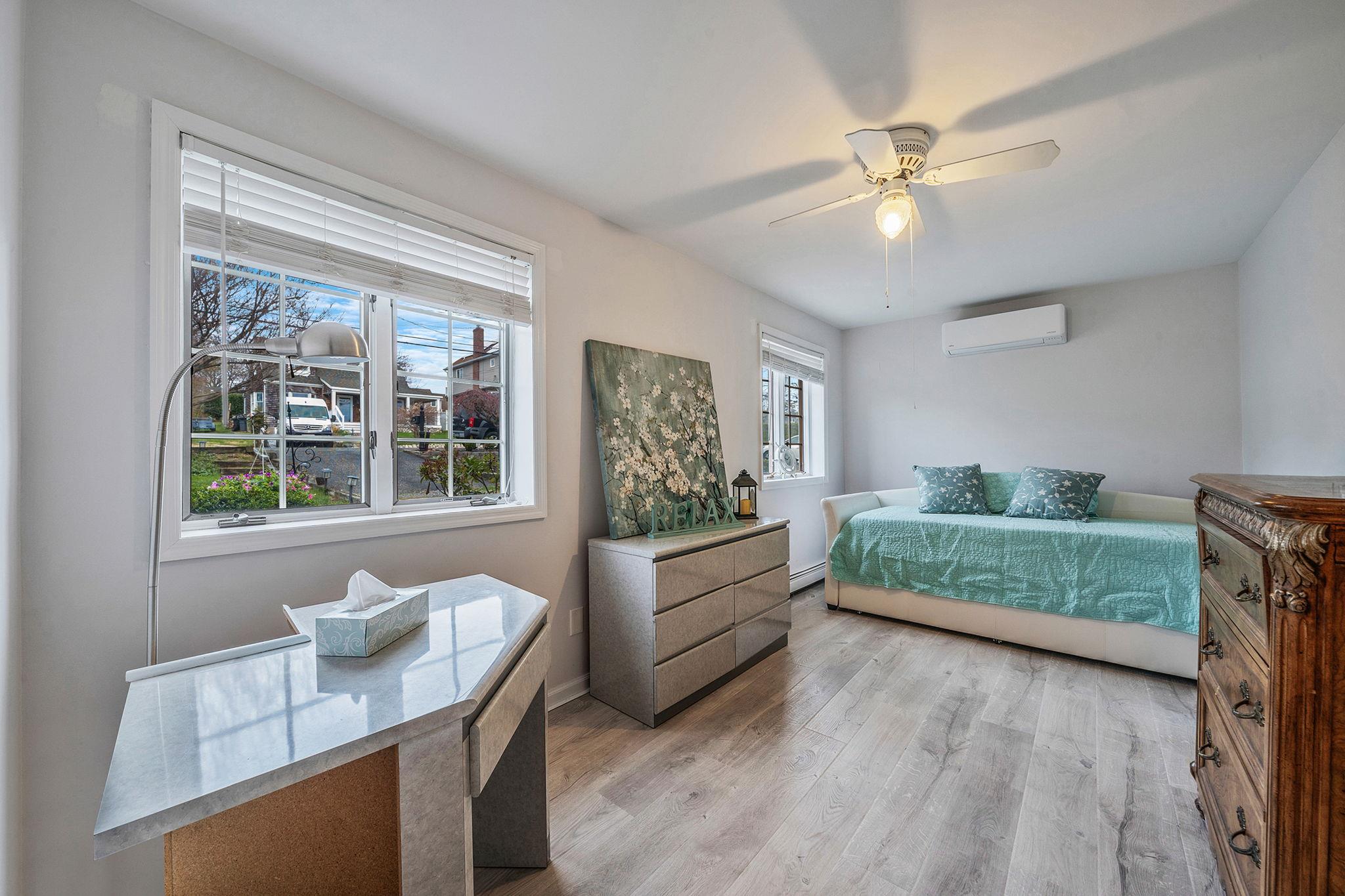 19 Hillside Avenue, North Port, New York image 18