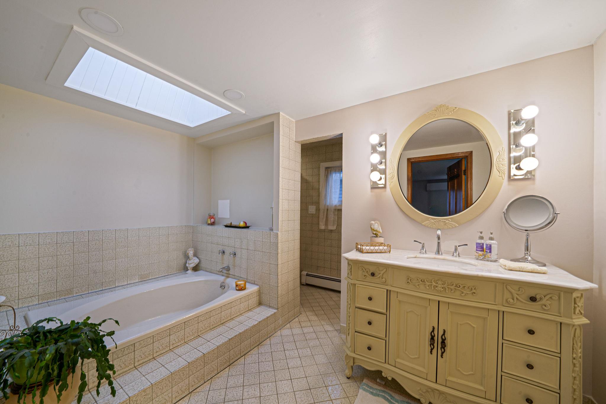 19 Hillside Avenue, North Port, New York image 16