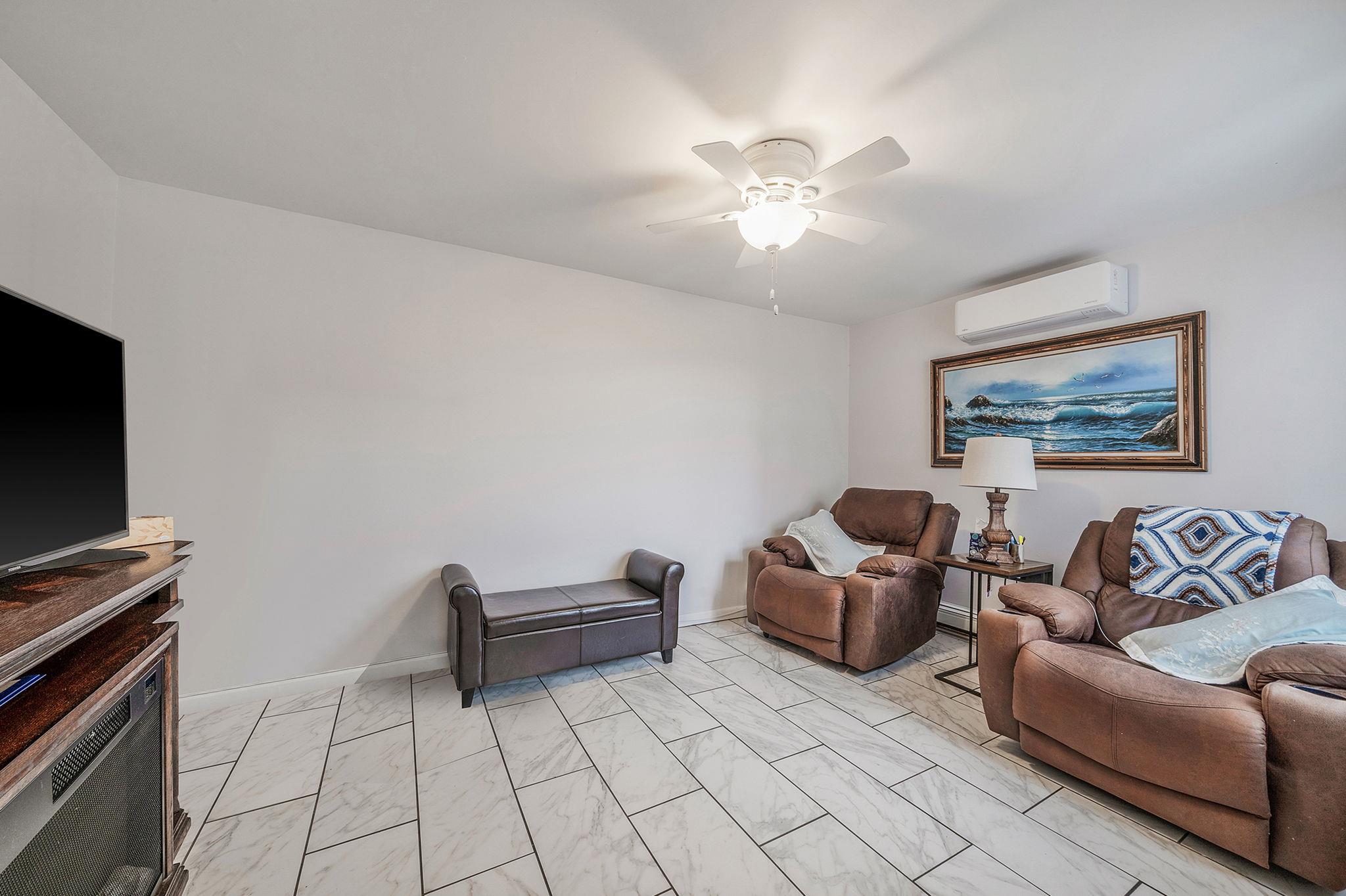 19 Hillside Avenue, North Port, New York image 12