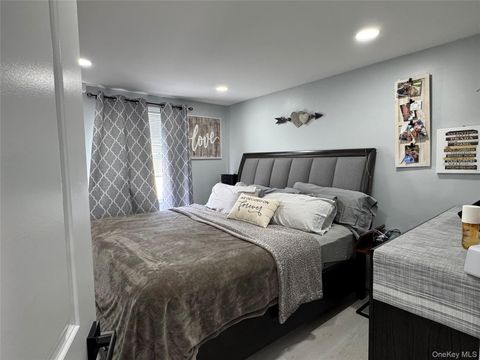 Apartment For Rent - 4 Lafayette St<br/> Copiague, NY 11726