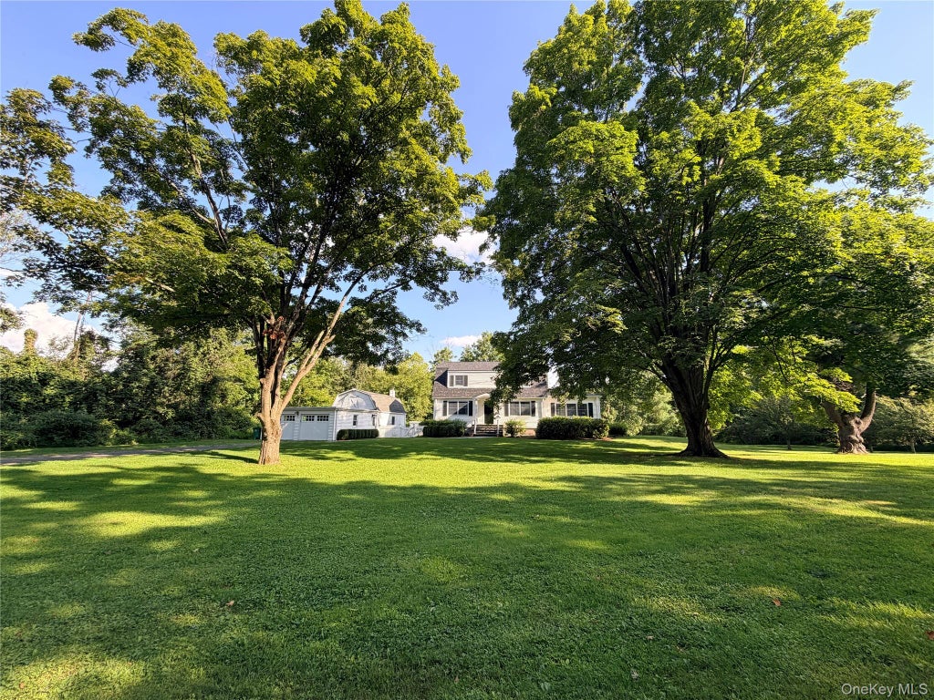 Photo of 10 Barrett Drive, Hopewell Junction, NY 12533 (MLS # 1055377)