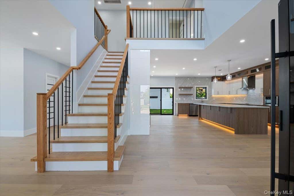 Photo of 517 Corral Run, Bethpage, NY 11714 (MLS # 1024905)