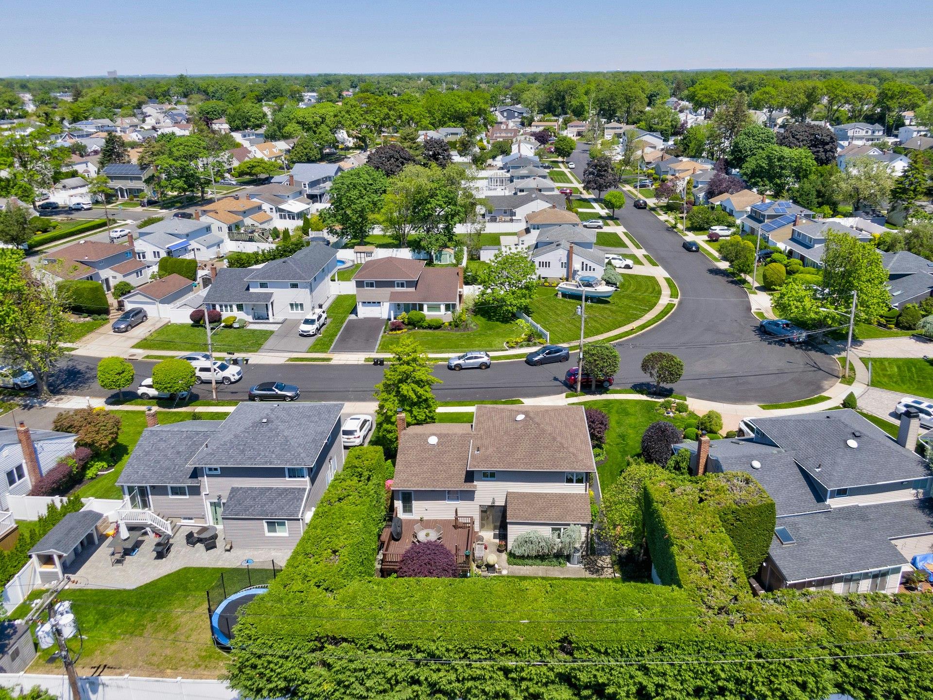 2175 Wantagh Park Drive, Wantagh, New York image 46