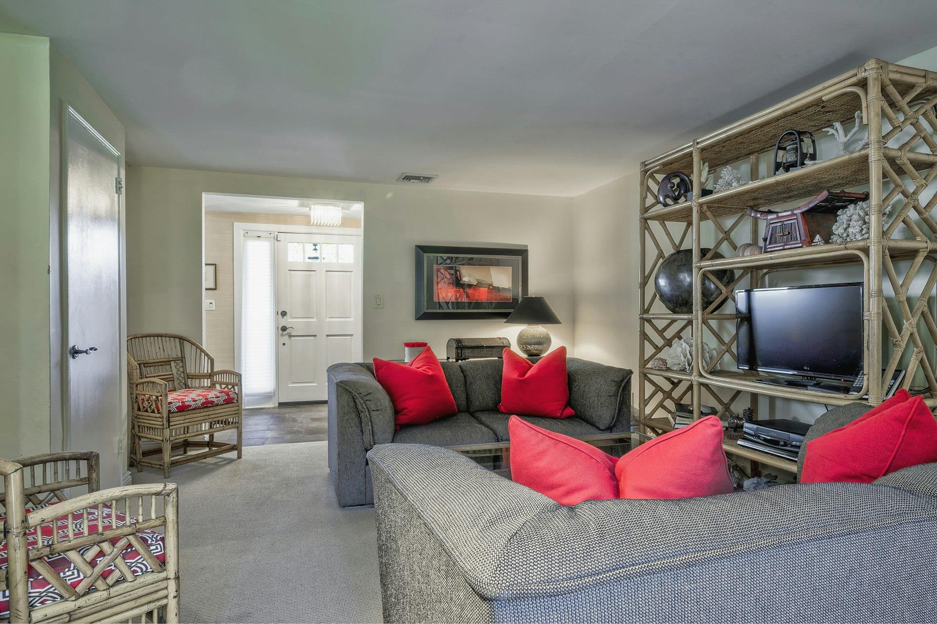 2175 Wantagh Park Drive, Wantagh, New York image 27