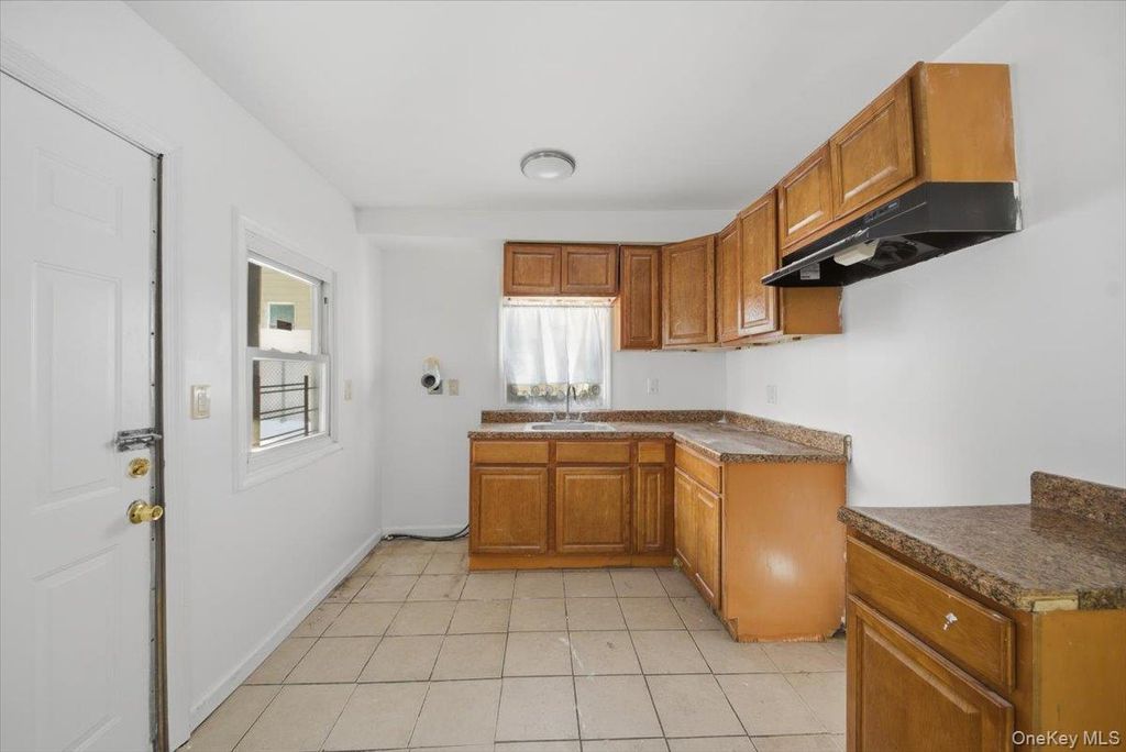 Photo of 25 N Terrace Avenue, Mount Vernon, NY 10550 (MLS # 957861)