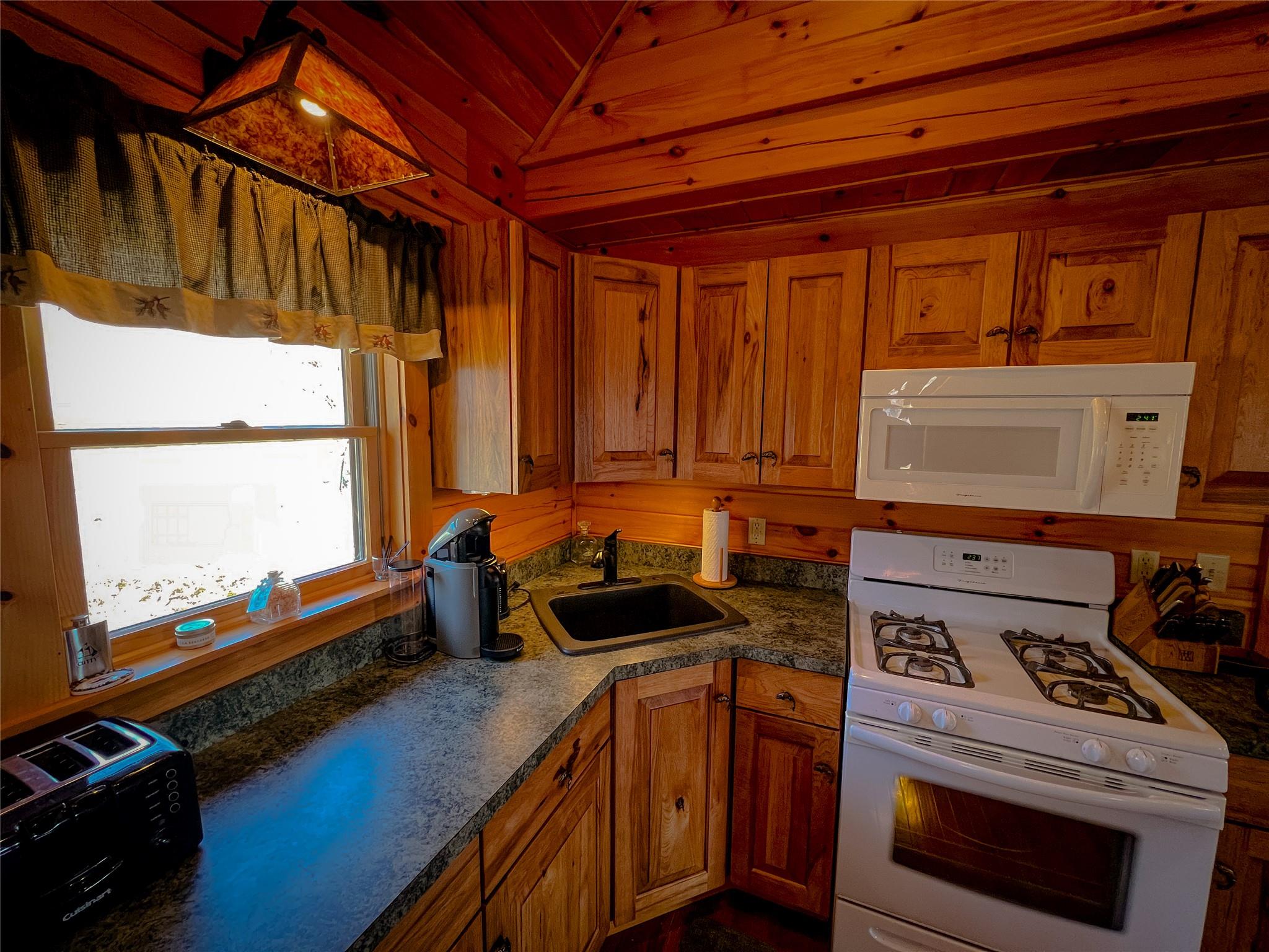 607 Baker Hill Road, Roscoe, New York image 5