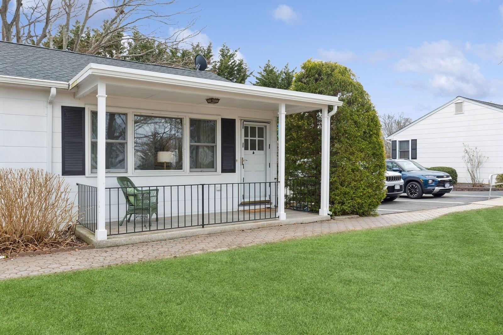 Property for Sale at Main Road 1, Southold, Hamptons, NY - Bedrooms: 2 
Bathrooms: 1  - $399,000