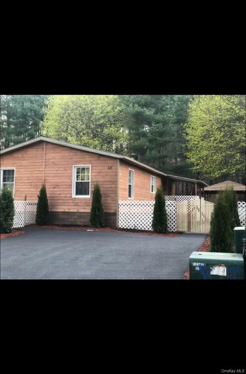 Mobile Home For Sale - 68 Oxford Circle<br/> Neversink, NY 12759