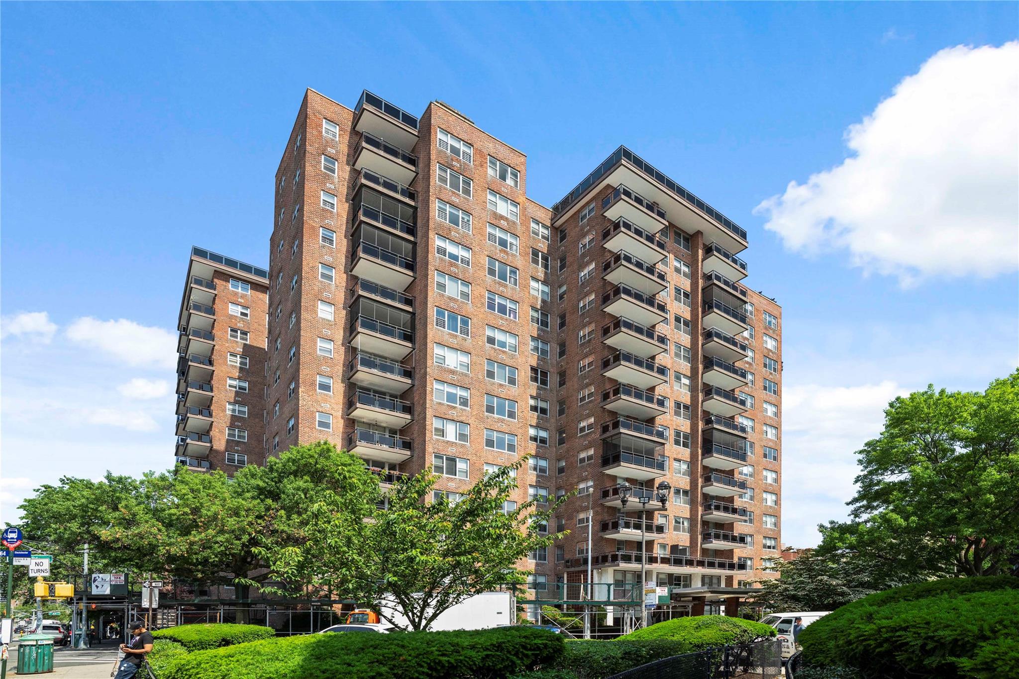 Property for Sale at 108th Street 5P, Forest Hills, Queens, NY - Bedrooms: 3 
Bathrooms: 3 
Rooms: 9  - $1,300,000