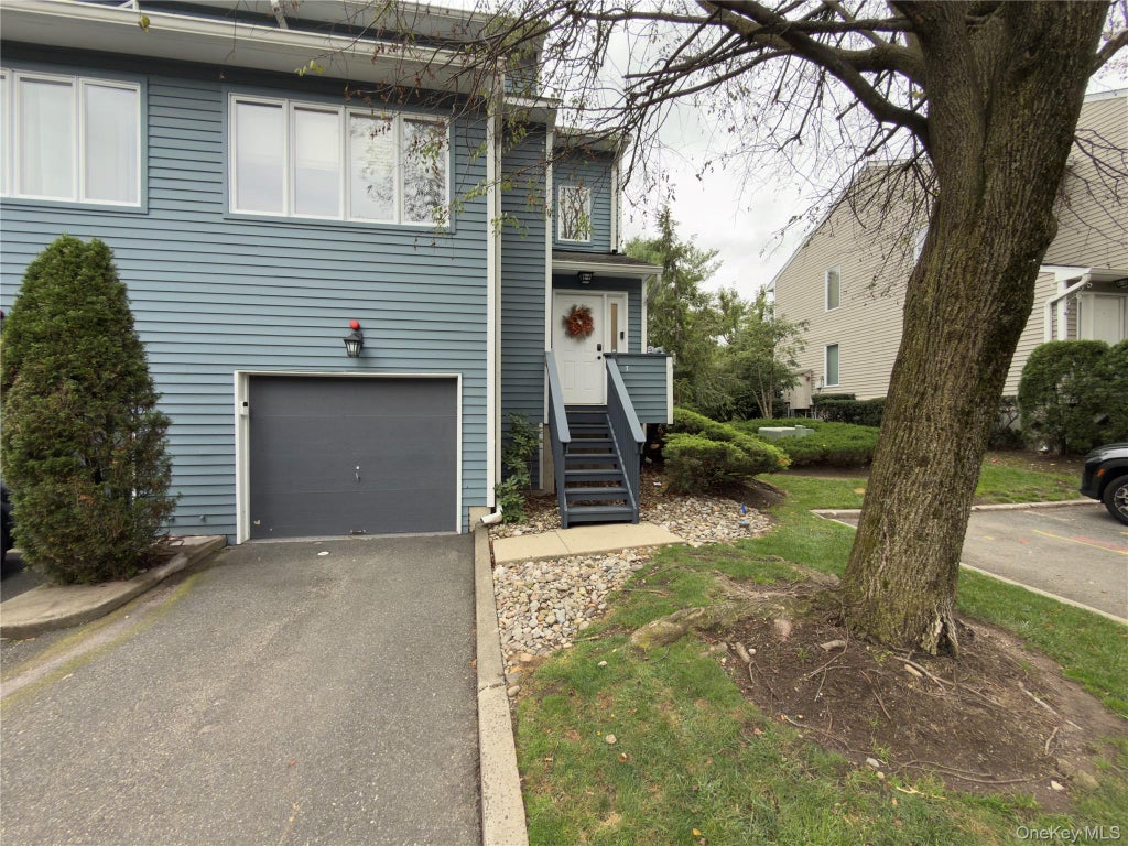 Photo of 7 Village Green, Bardonia, NY 10954 (MLS # 1056383)
