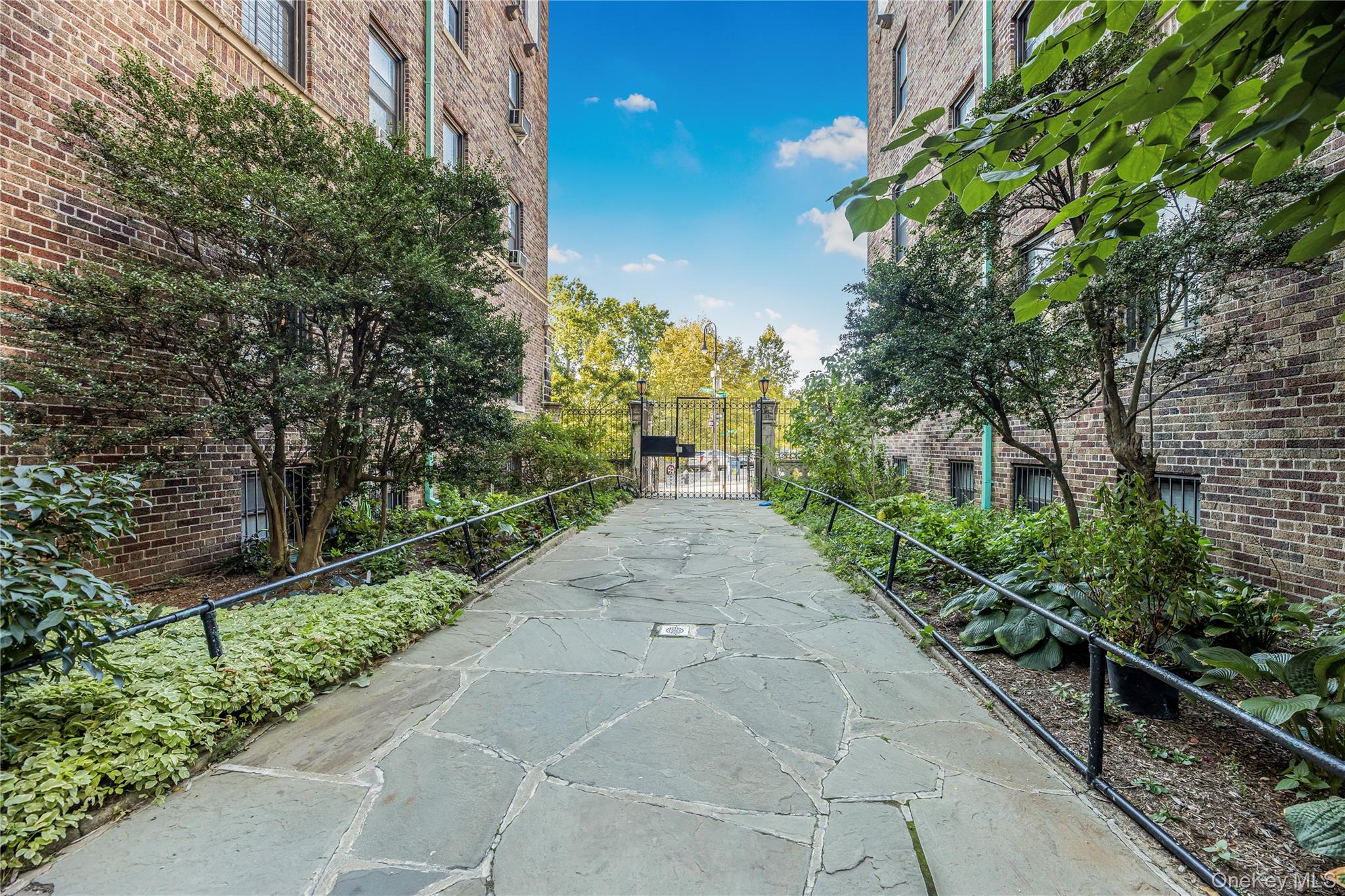 3398 Wayne Avenue C22