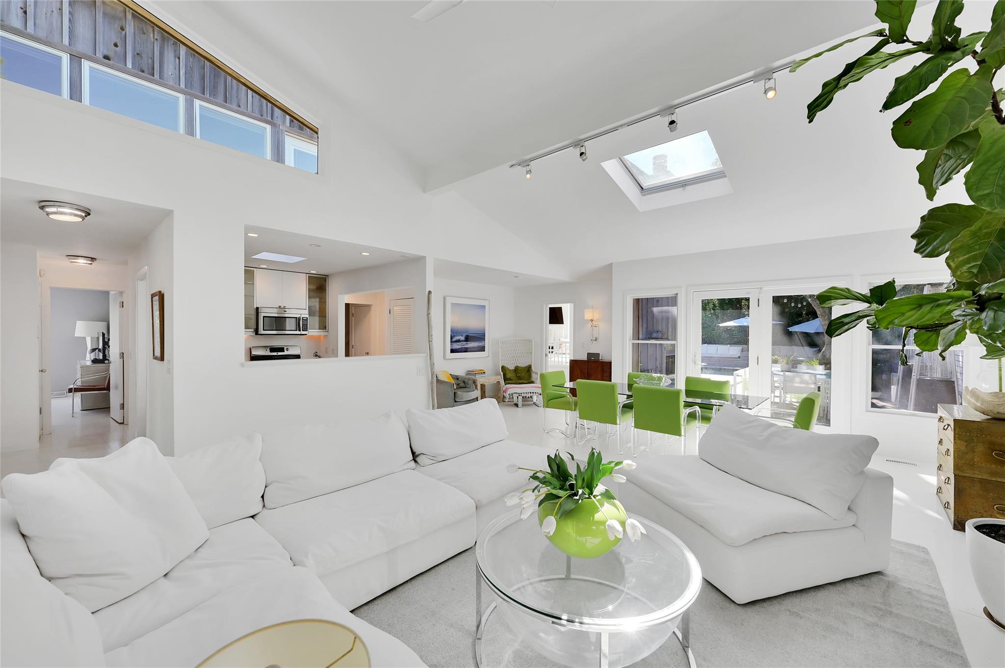 33 Bayberry Lane, Amagansett, New York image 4