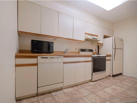 Homes For Sale - 1337 Broadway #L10<br/> Hewlett, NY 11557
