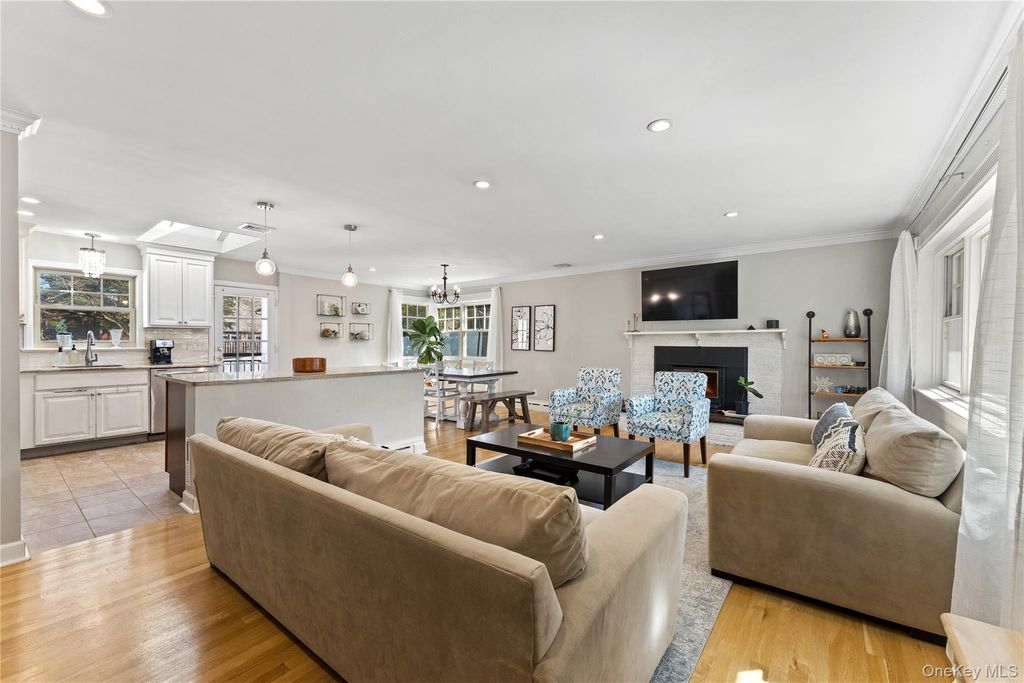 Photo of 7 Olinda Avenue, Hastings-on-Hudson, NY 10706 (MLS # 978020)