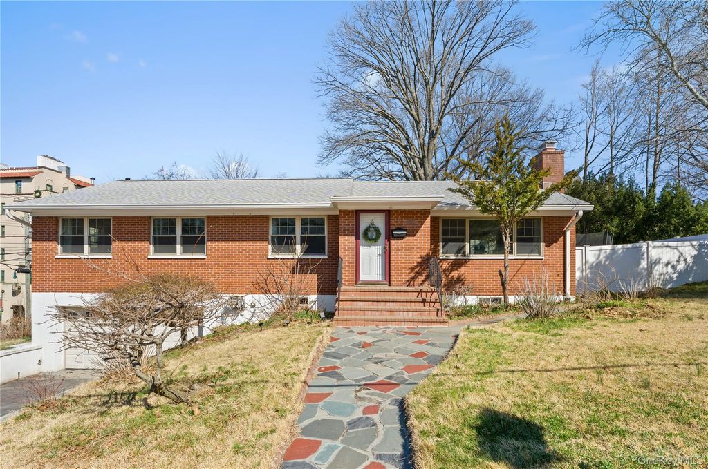 Photo of 7 Olinda Avenue, Hastings-on-Hudson, NY 10706 (MLS # 978020)