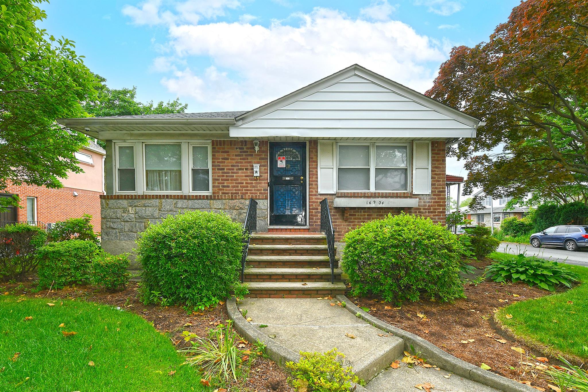 Property for Sale at 69th Ave  Avenue, Fresh Meadows, Queens, NY - Bedrooms: 3 
Bathrooms: 2 
Rooms: 6  - $1,088,000