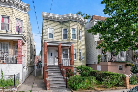 Multifamily For Sale - 2422 St Raymonds Avenue<br/> Bronx County, Bronx, NY 10461