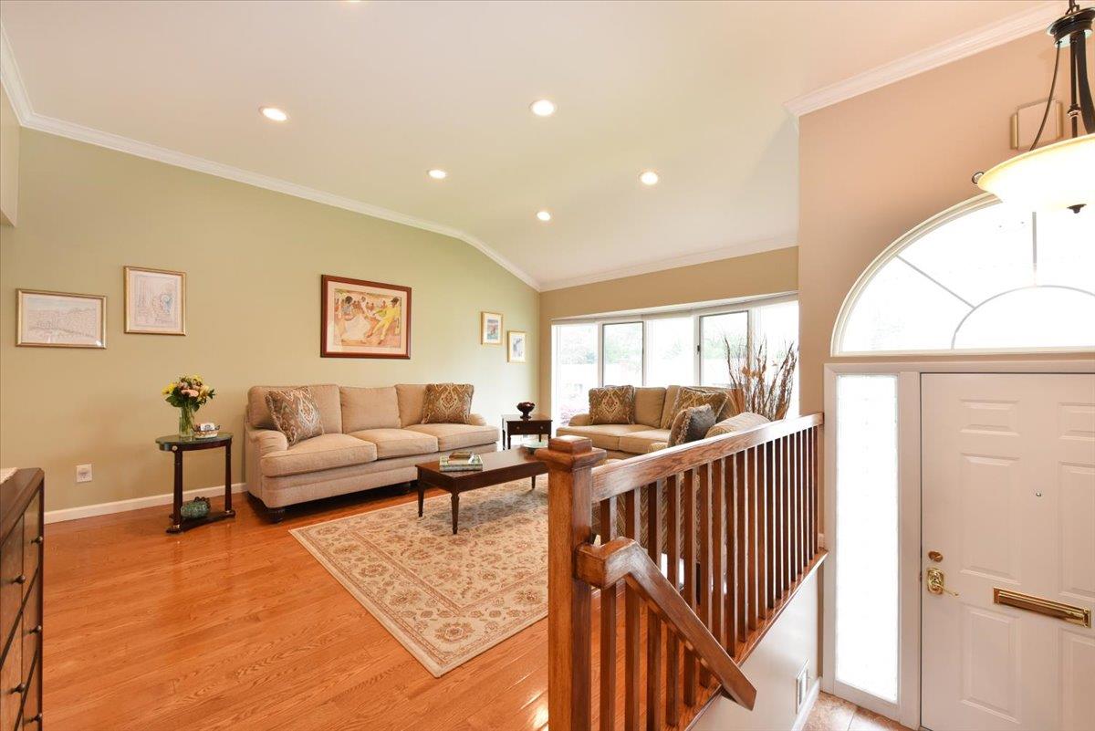 10 Linda Lane Ln, Plainview, New York image 10