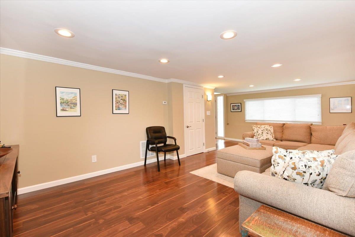 10 Linda Lane Ln, Plainview, New York image 18