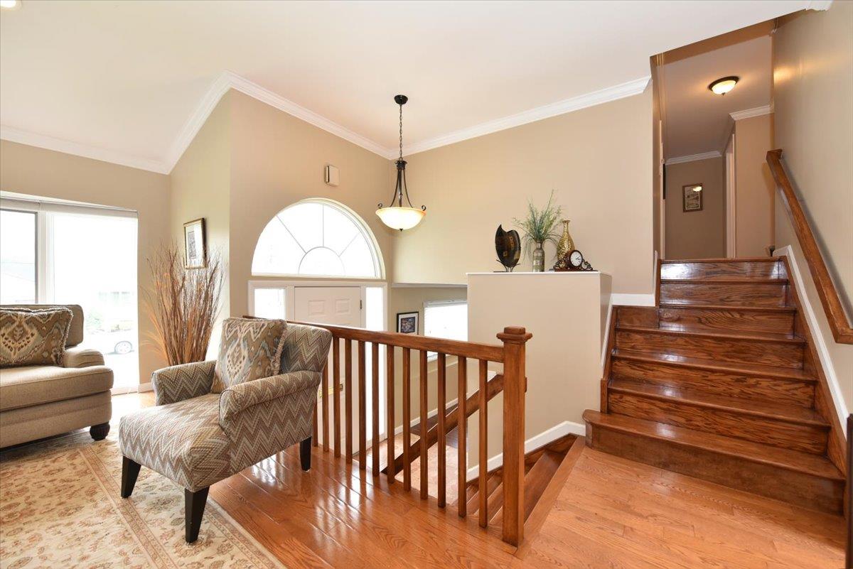 10 Linda Lane Ln, Plainview, New York image 4
