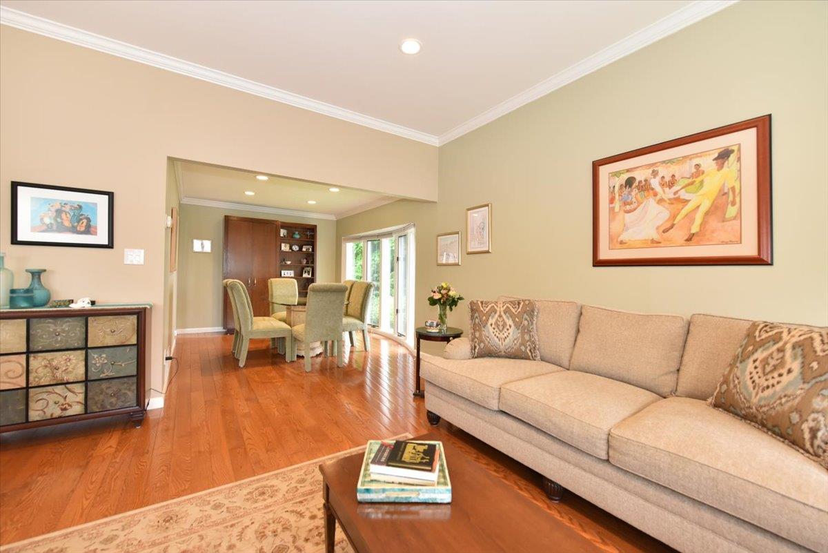 10 Linda Lane Ln, Plainview, New York image 9