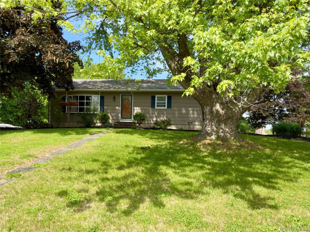Photo of 10 James Street, Pine Bush, NY 12566 (MLS # 1005467)