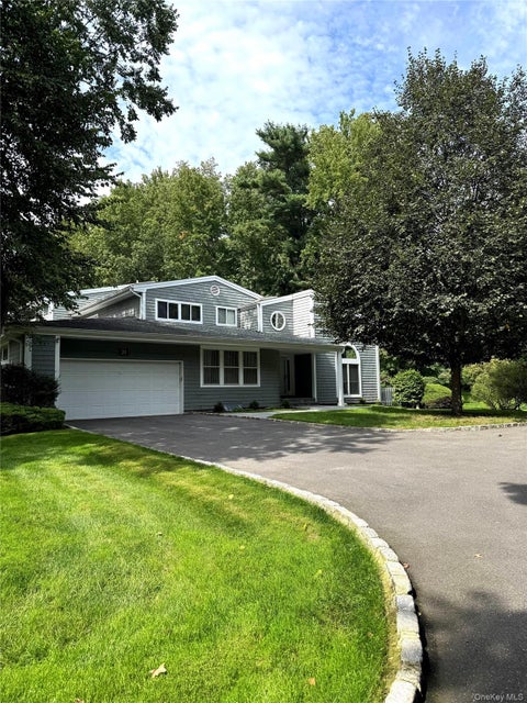 Condo For Sale - 20 Tiffany Circle #20<br/> Manhasset, NY 11030
