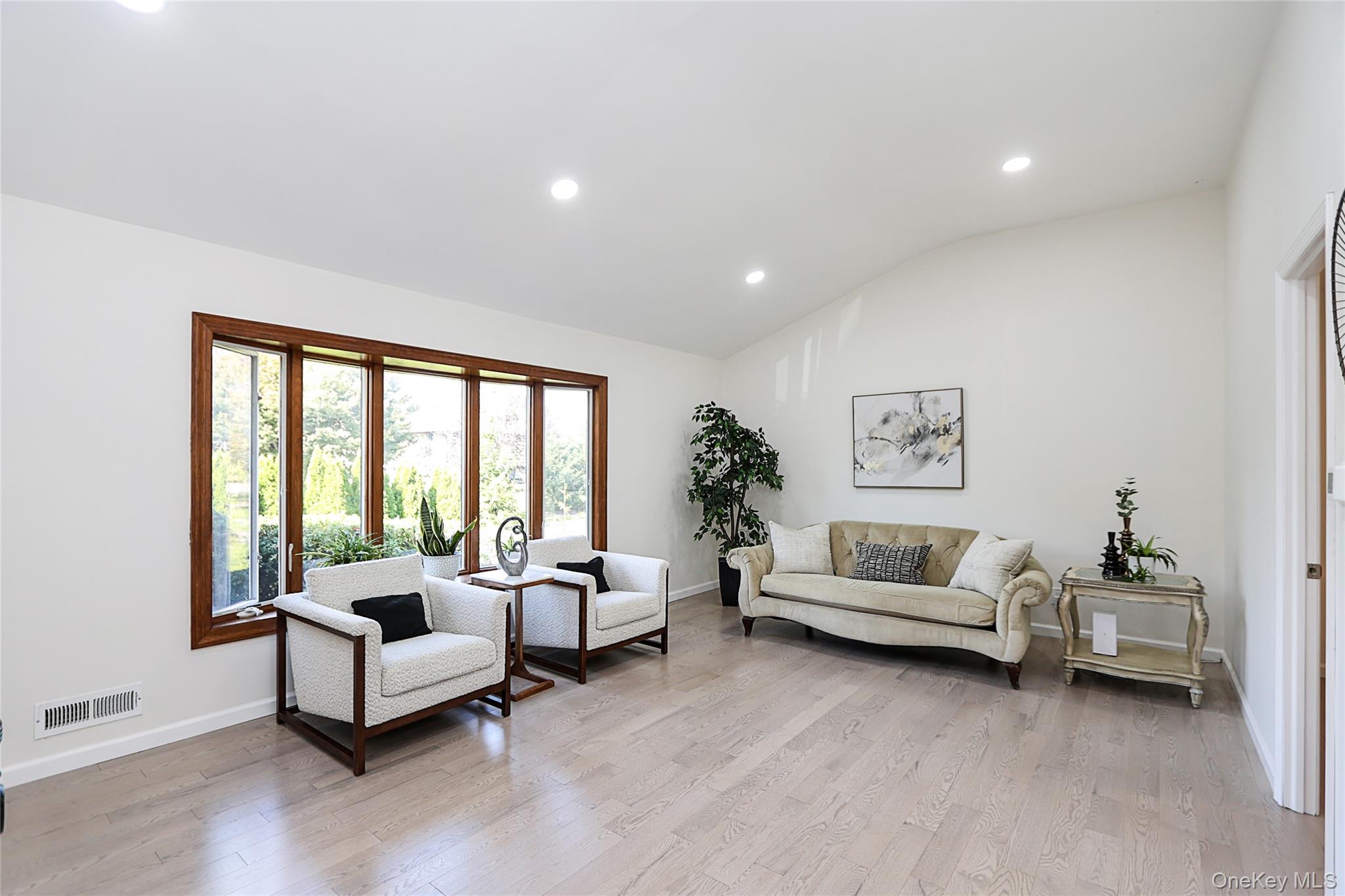 6 Lewis Avenue