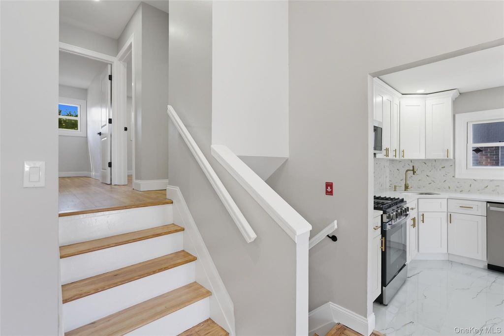 Photo of 792 Glendale Road, West Babylon, NY 11704 (MLS # 953032)