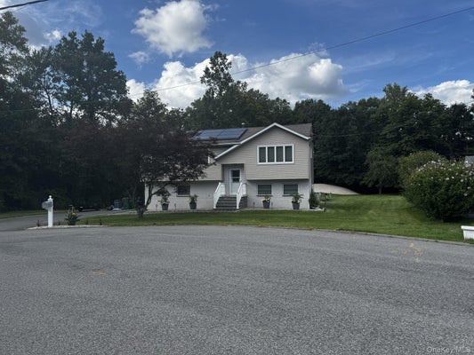 6 RUSSETT LN, WAPPINGERS FALLS, NY 12590 - Image 3ee3db12e59fcfddc6d17e0acfadeb1d/1190574502