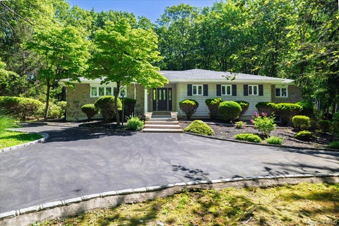 Homes For Sale - 7 Deer Path<br/> Port Jefferson, NY 11777