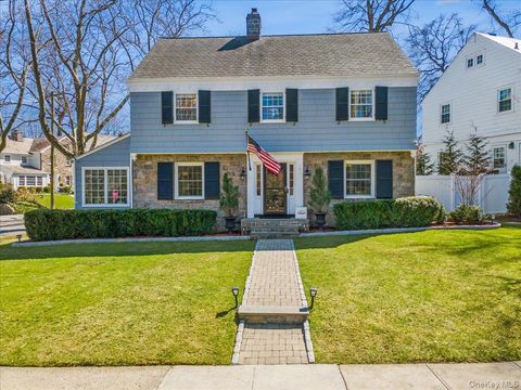 Homes For Sale - 195 Central Parkway<br/> Mount Vernon, NY 10552