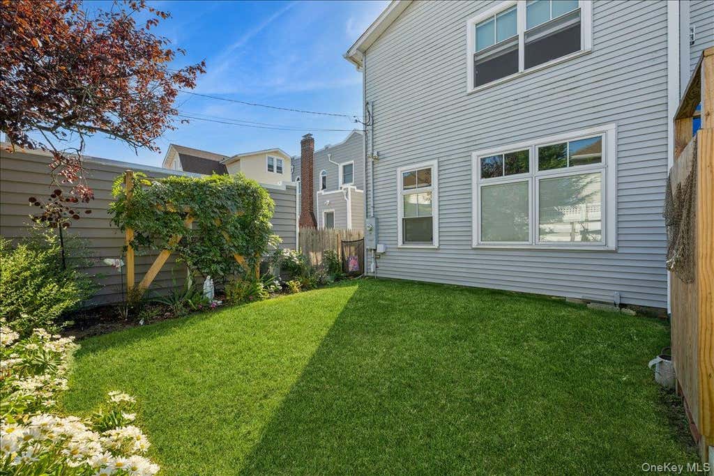Photo of 729 W Penn Street, Long Beach, NY 11561 (MLS # 1041909)