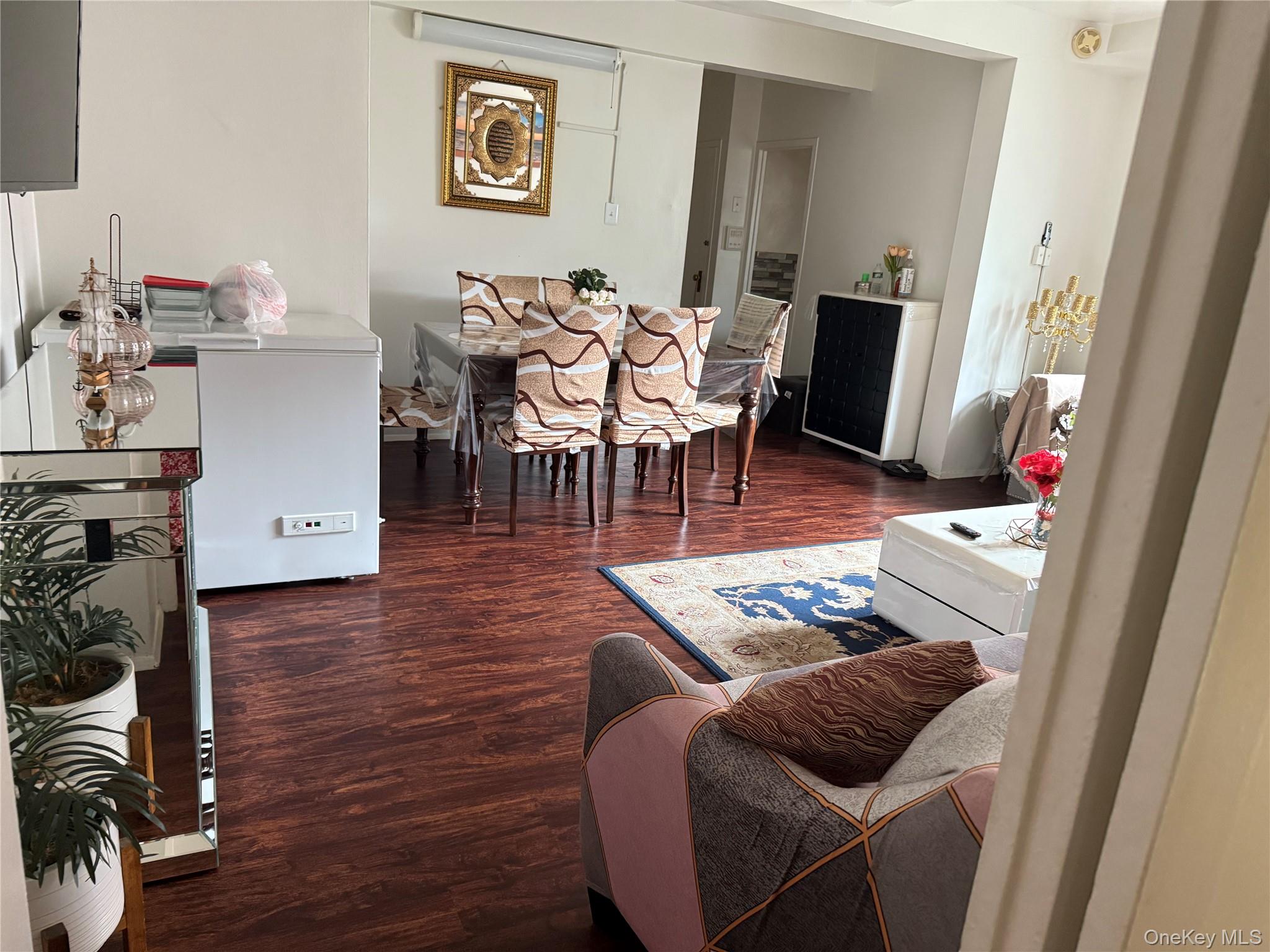 2055 McGraw Avenue 4G