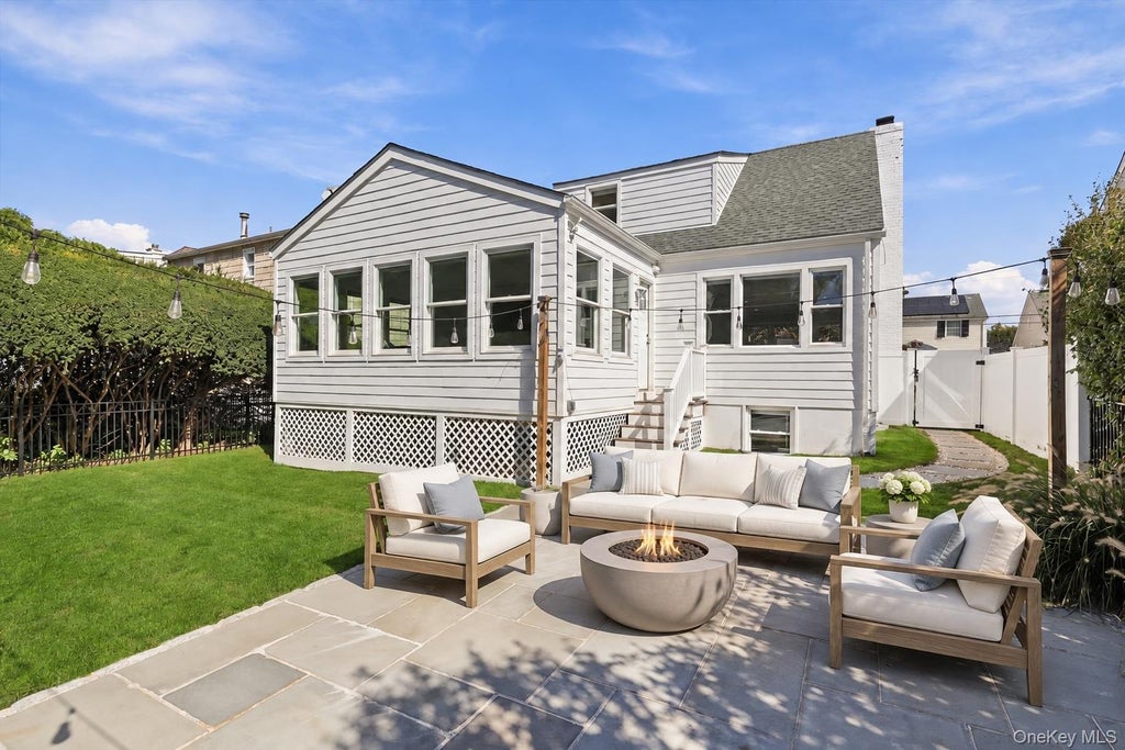 Photo of 214 Frank Avenue, Mamaroneck, NY 10543 (MLS # 1050451)