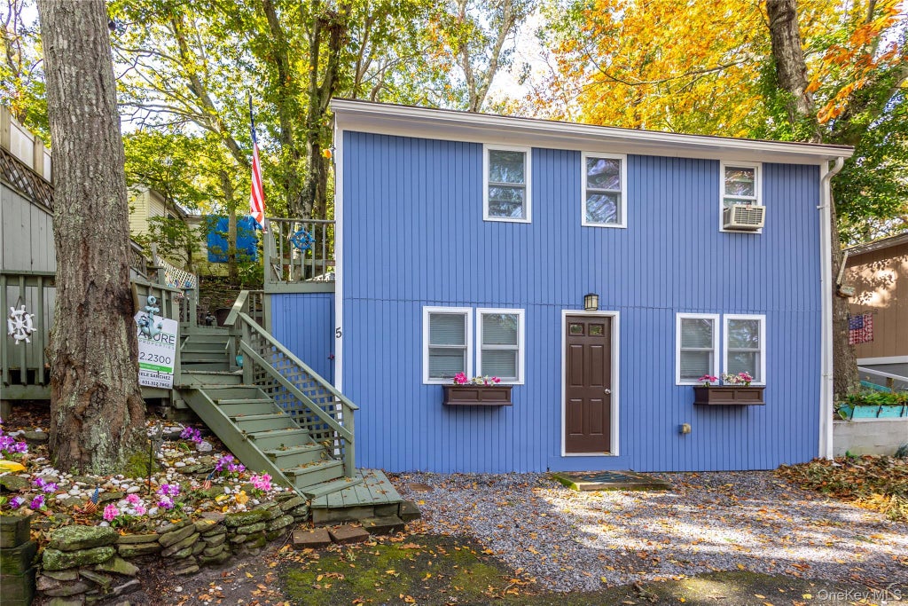 Photo of 5 Surfway S, Baiting Hollow, NY 11933 (MLS # 1052527)