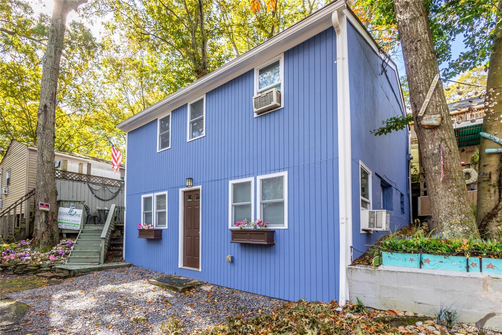 Photo of 5 Surfway S, Baiting Hollow, NY 11933 (MLS # 1052527)