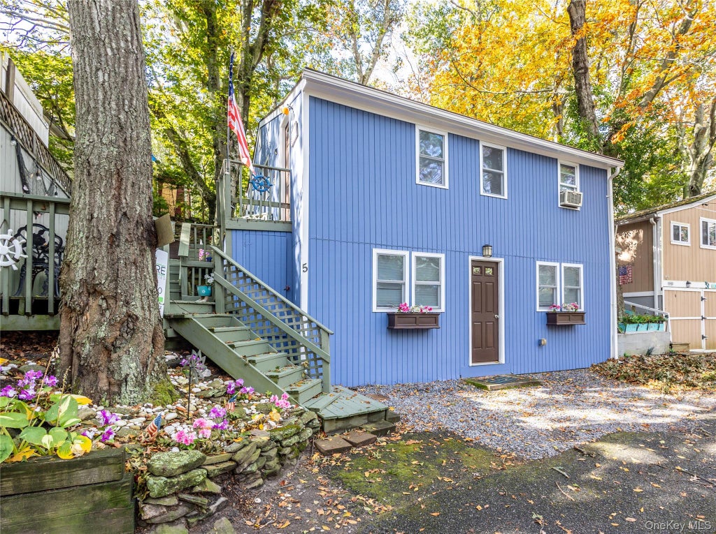 Photo of 5 Surfway S, Baiting Hollow, NY 11933 (MLS # 1052527)