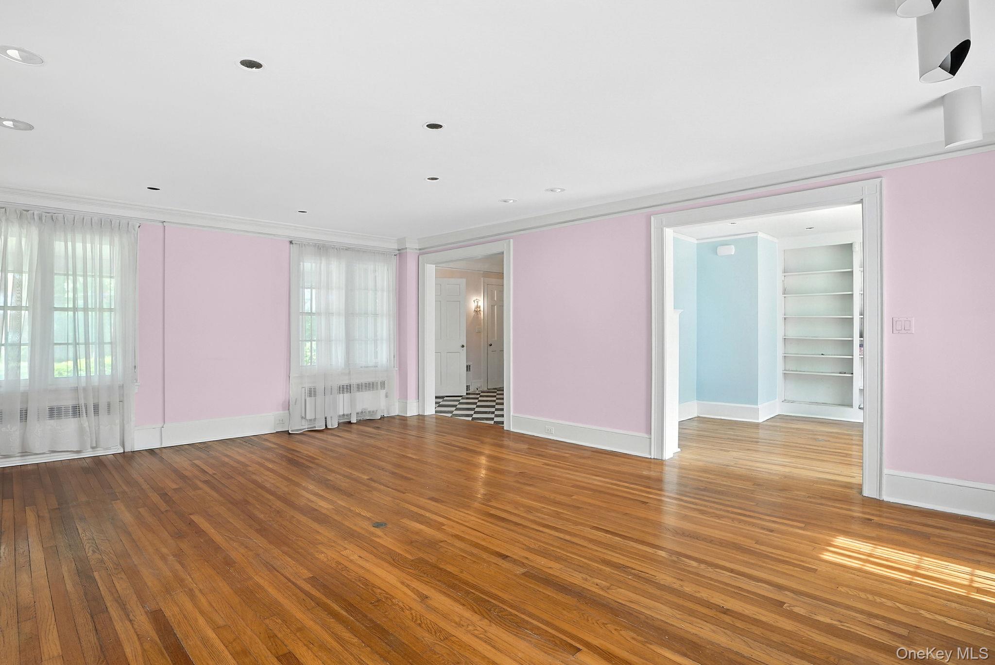 White Plains, New York 10605, United States, 4 Bedrooms Bedrooms, ,4 BathroomsBathrooms,Residential,Active,236066