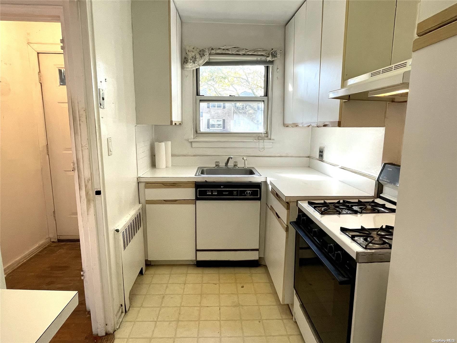 81-51 Langdale Street #207A, New Hyde Park, New York image 5