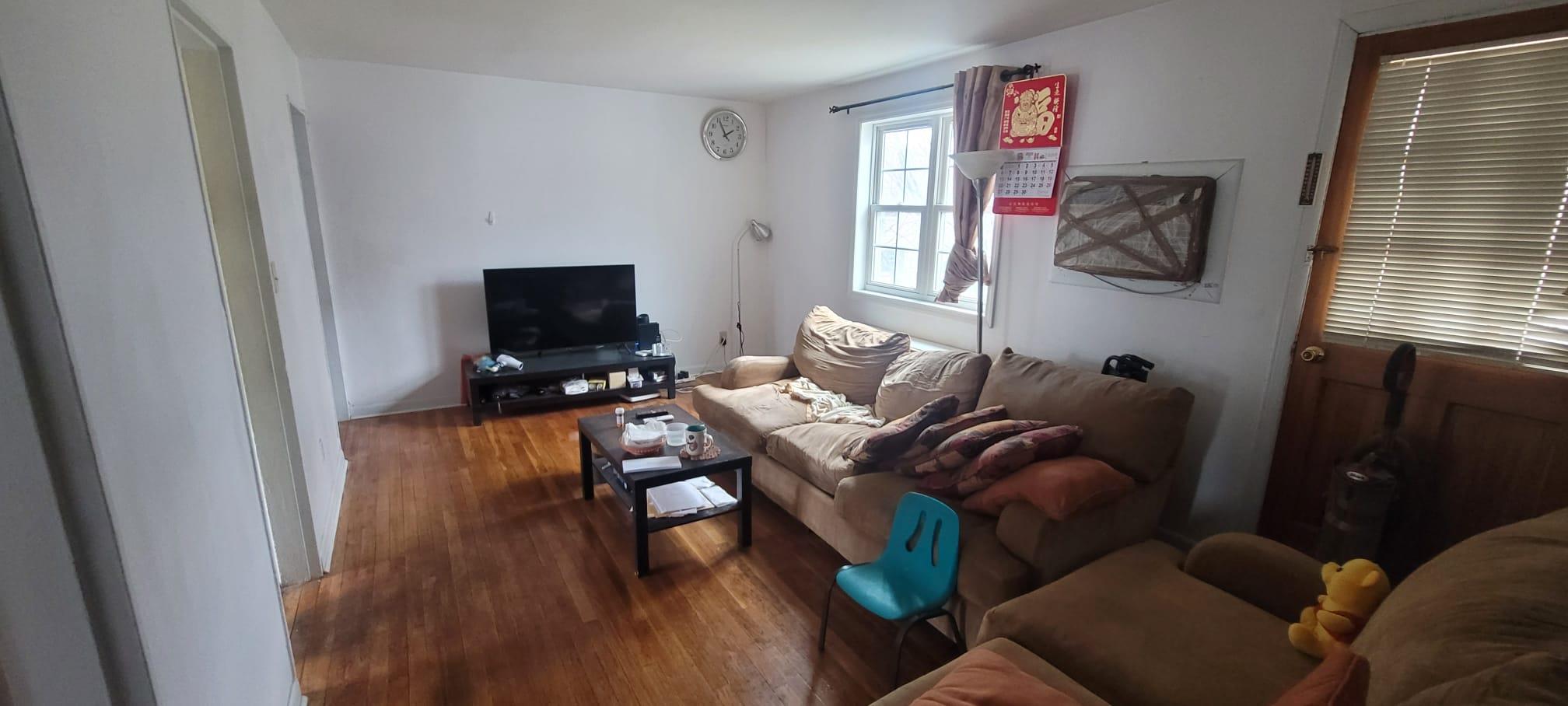 Property for Sale at 223rd Place B, Oakland Gardens, Queens, NY - Bedrooms: 3 
Bathrooms: 1 
Rooms: 5  - $415,000