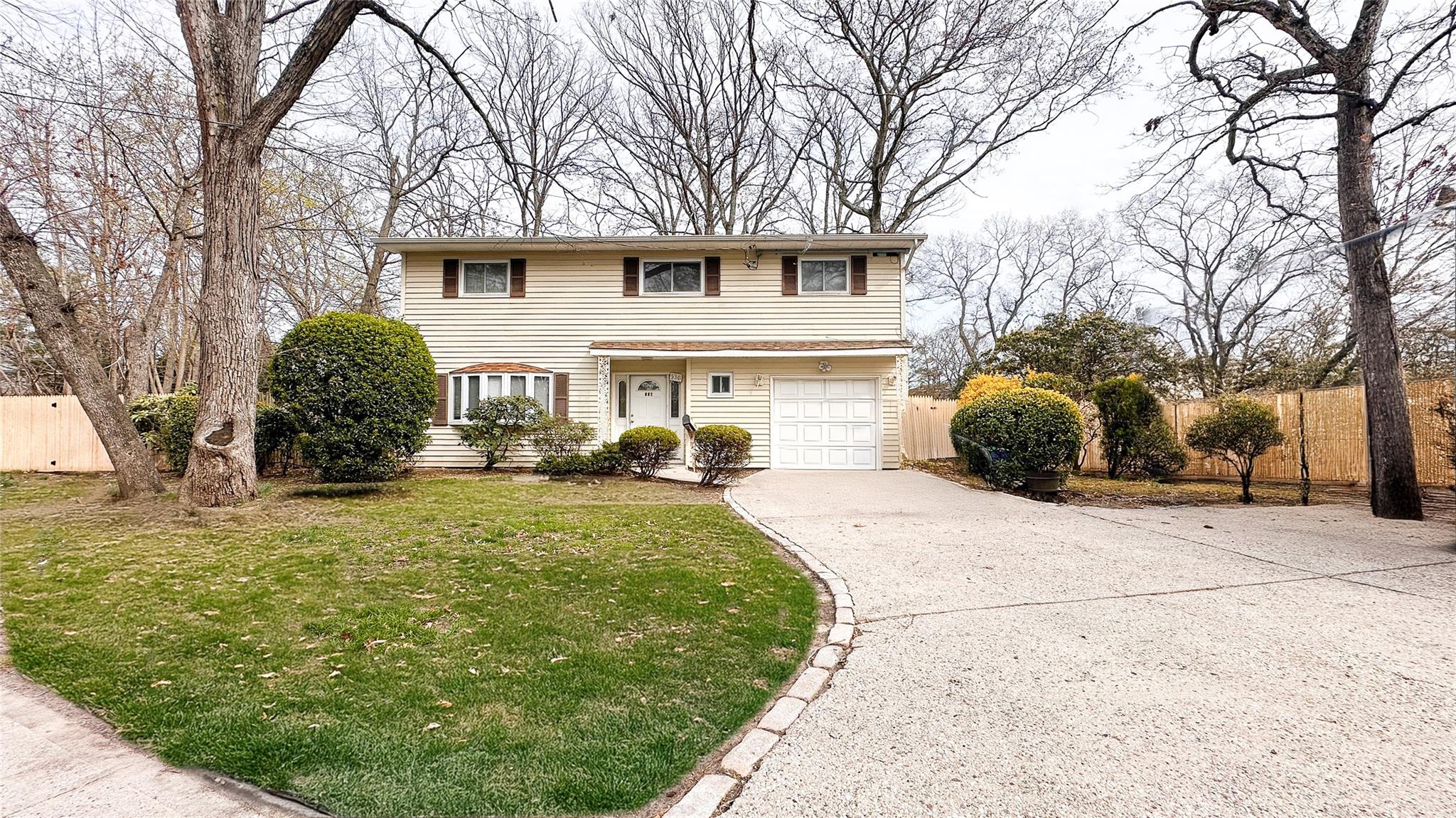 530 Melville Road, Farmingdale, New York image 1