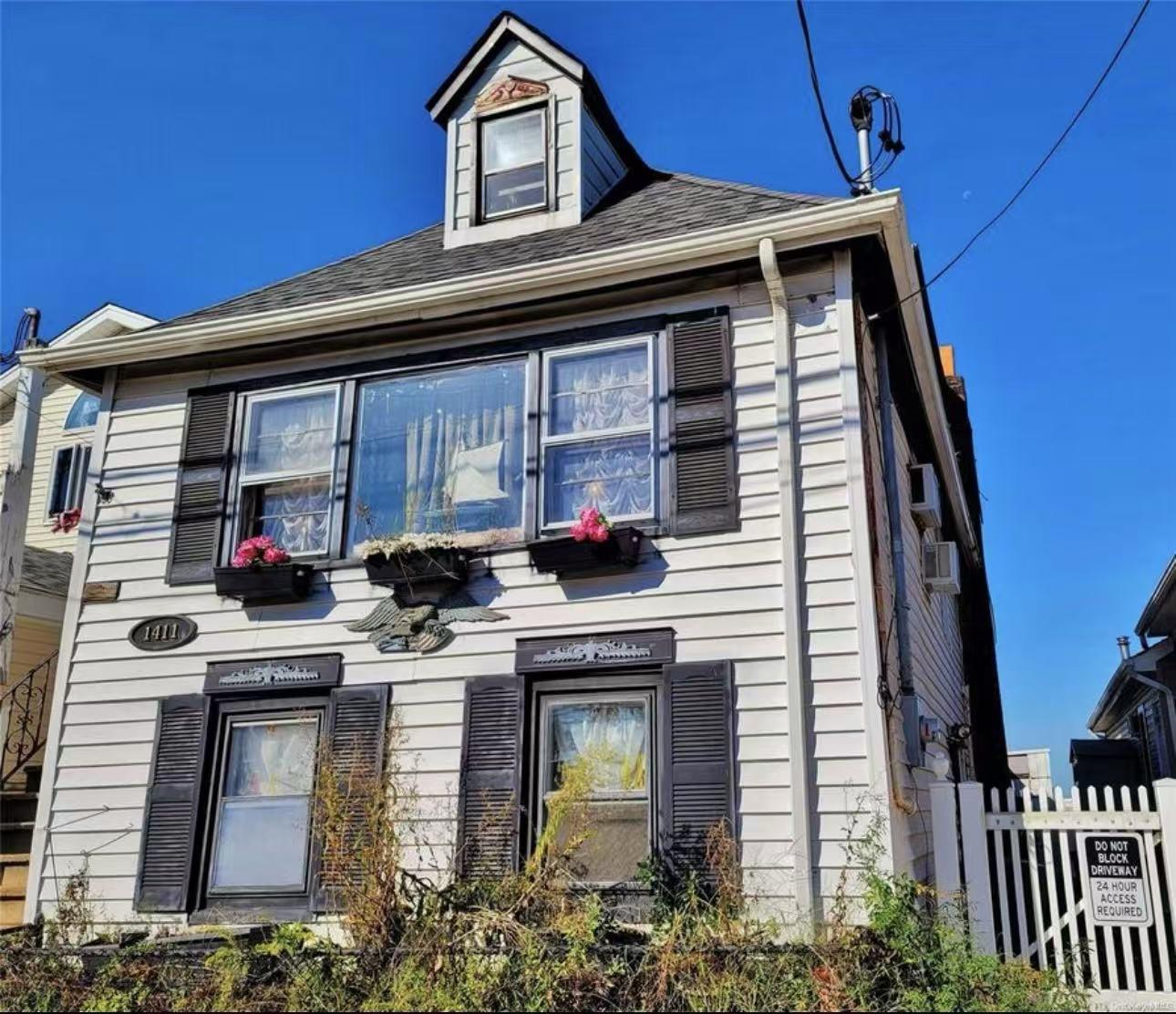 Property for Sale at Cross Bay Boulevard, Broad Channel, Queens, NY - Bedrooms: 3 
Bathrooms: 2 
Rooms: 7  - $548,000