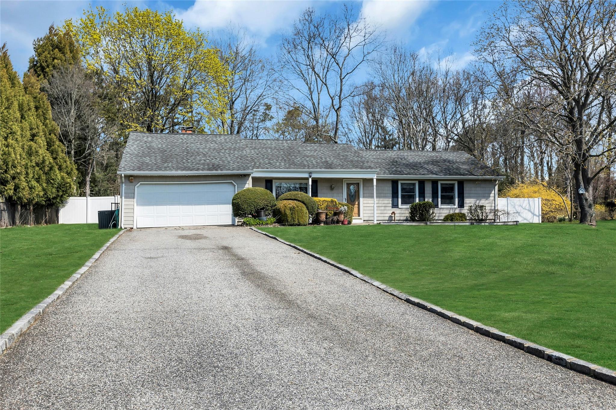 17 Clubhouse Lane, Nesconset, New York image 1