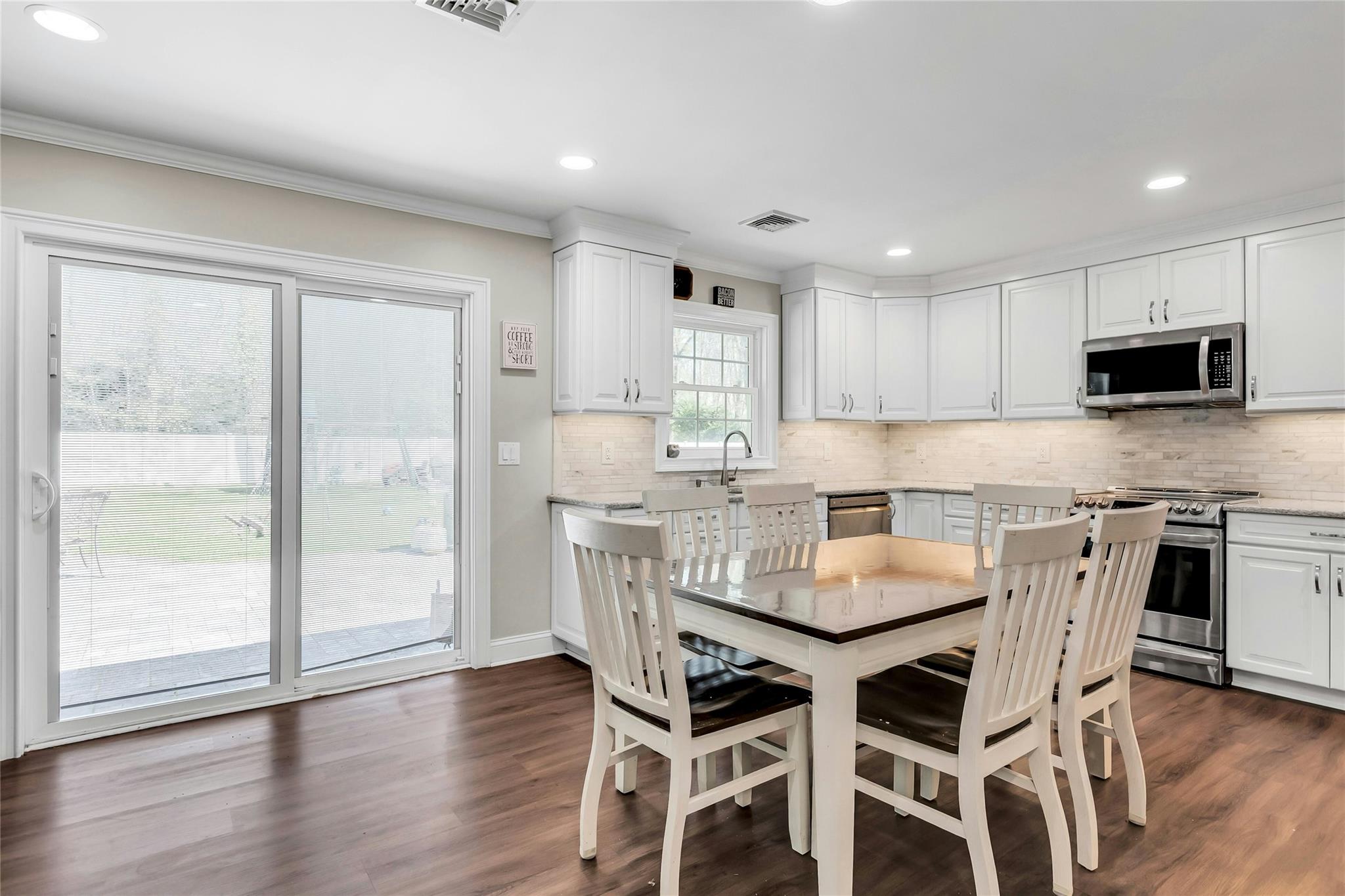 17 Clubhouse Lane, Nesconset, New York image 6